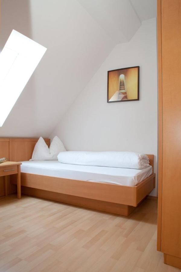 Raiffeisenhof Appartements Ehrenhausen Esterno foto