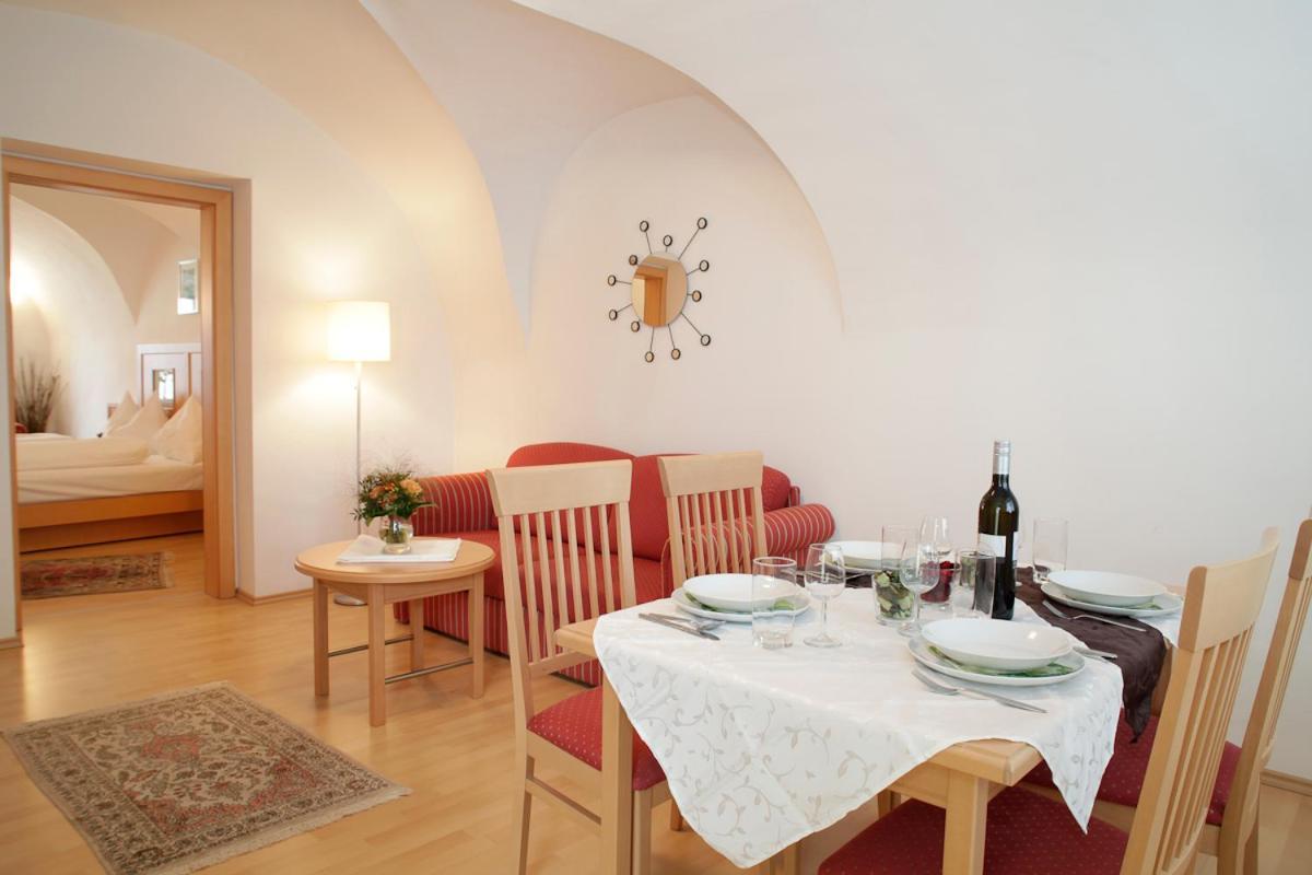 Raiffeisenhof Appartements Ehrenhausen Esterno foto
