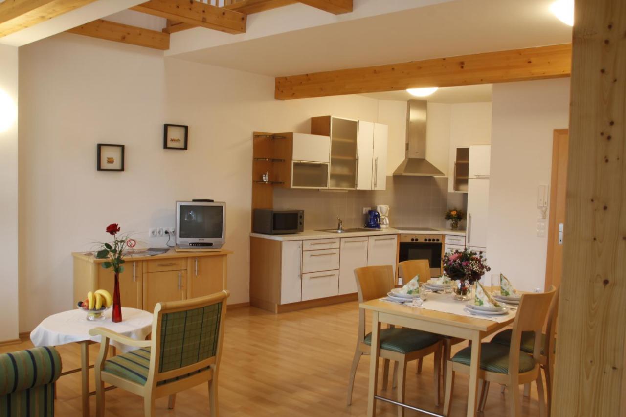Raiffeisenhof Appartements Ehrenhausen Esterno foto